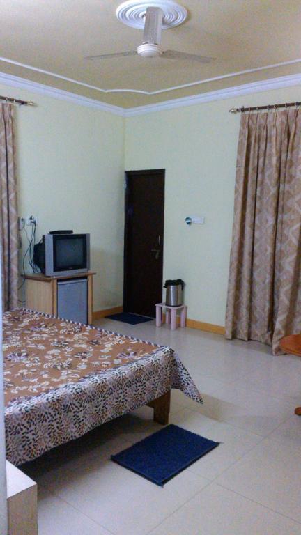 Hotel Kanishka Kanpur Zimmer foto