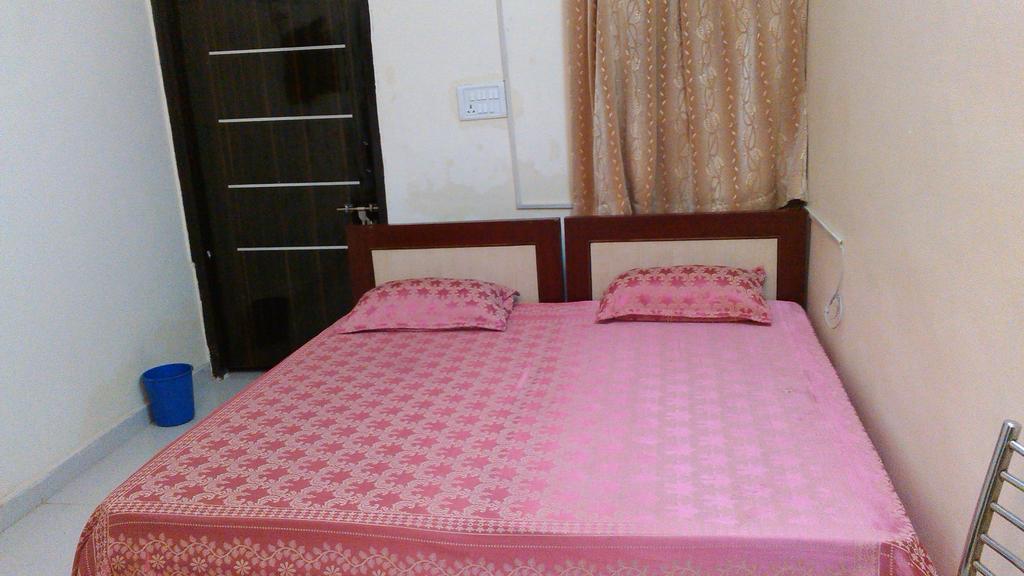 Hotel Kanishka Kanpur Zimmer foto