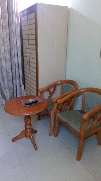 Hotel Kanishka Kanpur Zimmer foto