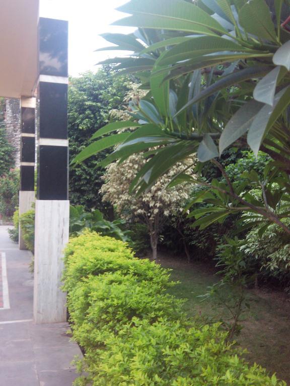 Hotel Kanishka Kanpur Exterior foto